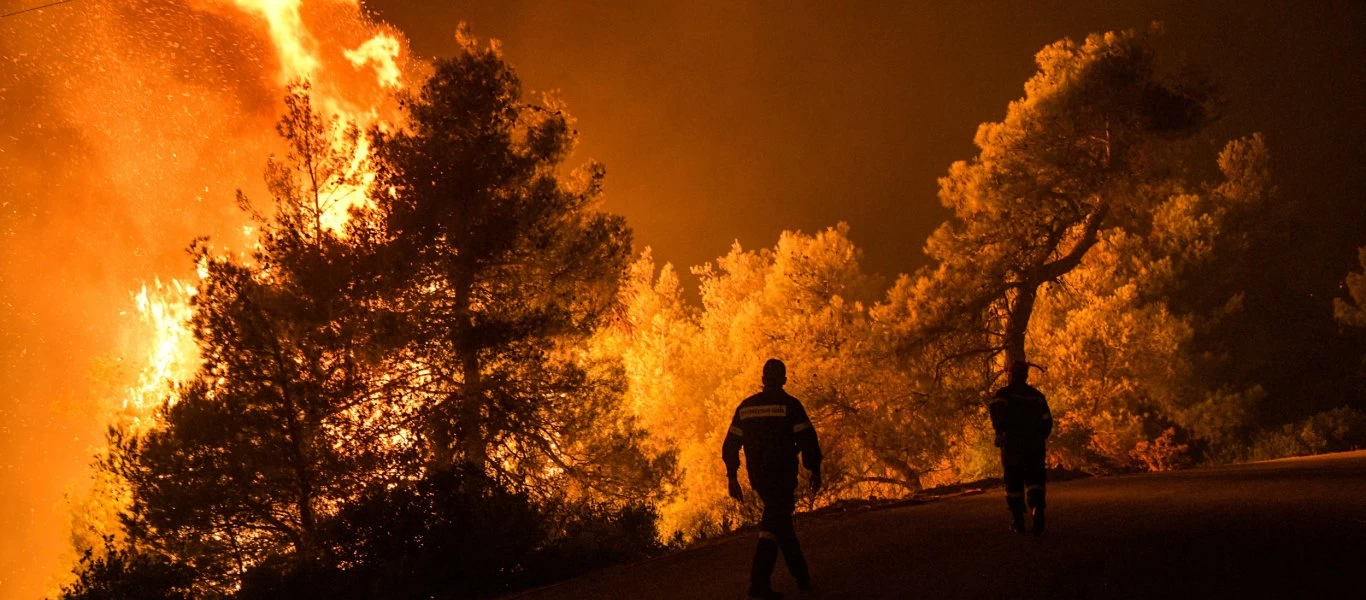 Ξεσπά δάσκαλος από το Πευκί Ευβοίας: «Με τα δάκρυά μας θα σβήσουμε τη φωτιά»